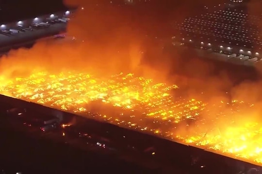 Lương không đủ sống: Nhân viên 'hóa vàng' kho hàng 4.000 tỷ đồng của công ty rồi quay video đăng lên mạng