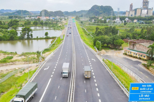 Nhiều dự án cao tốc, trạm dừng nghỉ Bắc - Nam khai thác dịp 30/4