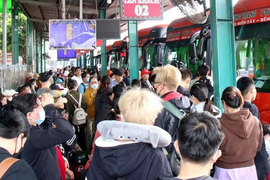 Dịp 30/4 - 1/5, giá vé xe khách tăng mạnh
