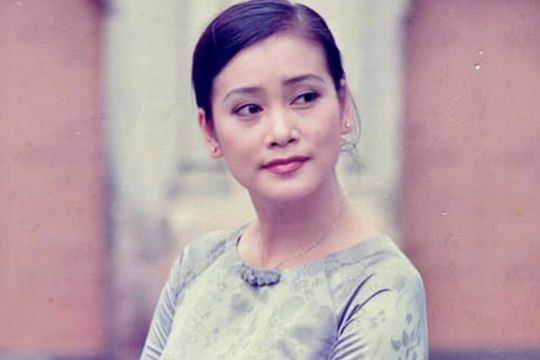 NSƯT quen mặt với khán giả từng bị mẹ cấm theo cải lương vì sợ khổ, được chồng là cựu công an hơn 10 tuổi cưng chiều hết mực