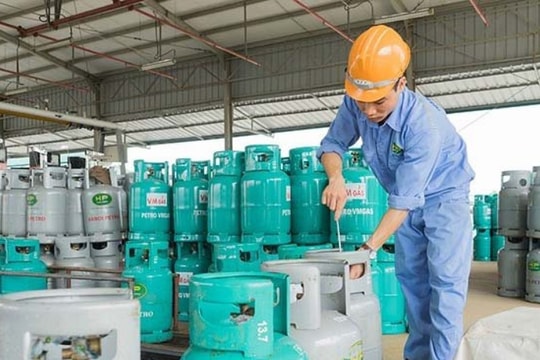 Nhập khẩu khí dầu mỏ hóa lỏng tăng mạnh, vì sao giá gas vẫn leo thang?