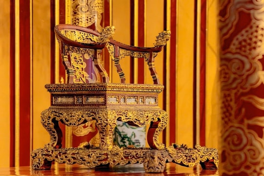 Ngai vua triều Nguyễn từng bị bẻ gãy bao giờ phục chế xong?