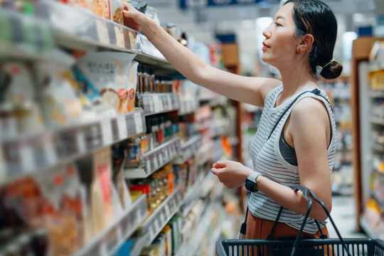 Người dân giảm mua thực phẩm, rượu bia: Chuyện gì đang xảy ra ở nền kinh tế số 1 thế giới?