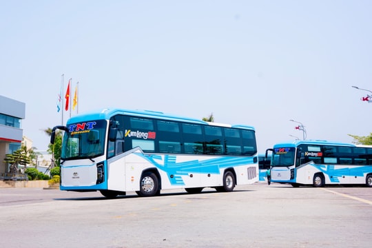 Hãng xe Việt Kim Long Motor bàn giao lô xe bus giường nằm cao cấp cho doanh nghiệp có tiếng tại Thanh Hóa