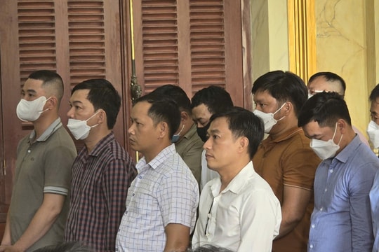 Xét xử nhóm cựu cán bộ 'động tay' vào hồ sơ giúp nhiều đối tượng 'né' cai nghiện bắt buộc