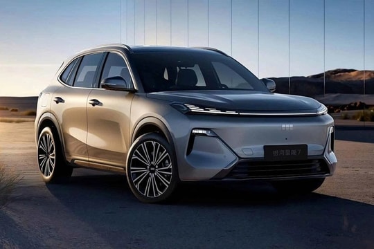 Bất ngờ hãng ô tô Trung Quốc sử dụng công nghệ hybrid đạt kỷ lục Guinness: 'Ăn' xăng ít hơn xe máy, Toyota cũng phải dè chừng