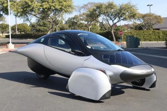 Startup xe điện tung mẫu xe 'không cần sạc' vẫn đi được 64km, chỉ có 3 bánh, nhẹ như 'không'