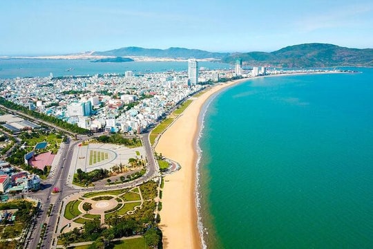 Không cần quảng bá rầm rộ, một thành phố biển Việt Nam vẫn gây ‘địa chấn’ toàn cầu: 3 lần liên tiếp dẫn đầu ASEAN, là thỏi nam châm hút dàn Giáo sư Nobel