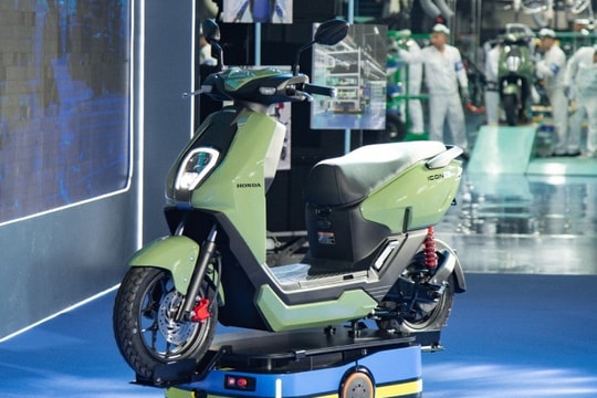 Chuyện lạ: Honda sản xuất xe máy điện tại Việt Nam rồi nhập khẩu về bán cho người Nhật
