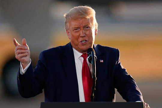 Ông Trump gọi giá xăng tăng là 'lạm phát giả tạo'