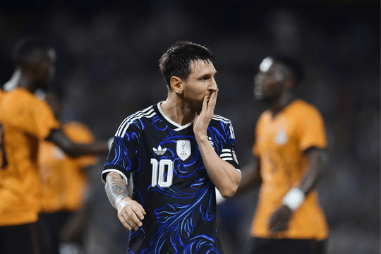 Siêu sao Messi bất ngờ bị kiện vì gây thiệt hại hơn 26 tỷ đồng