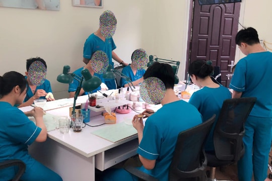 Vạch chiêu moi tiền làm răng sứ: Răng sứ trôi nổi, né thuế, ai quản?