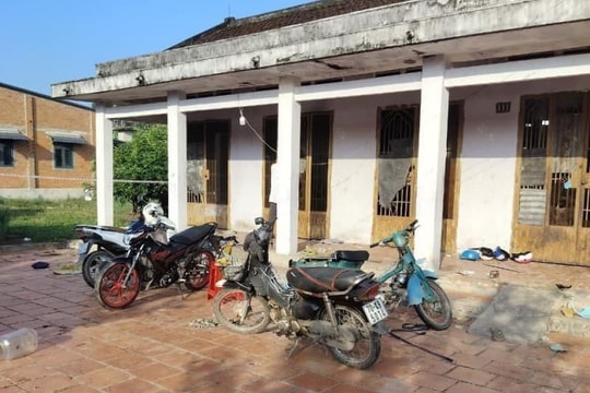 22 người trong gia đình tổ chức nhịn đói, trùm chăn, đánh đập, hơ lửa suốt đêm để ‘trừ tà’ khiến 2 cha con ruột tử vong