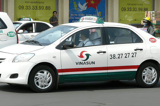 Từ 17.000 nhân sự giờ chỉ còn 1.400 người, taxi Vinasun tìm cách chống đỡ trong cuộc đua với Grab, Green SM