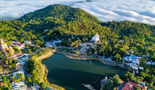 Việt Nam sẽ hình thành trung tâm du lịch nghỉ dưỡng sinh thái núi và hành hương, tọa lạc tại ‘nóc nhà miền Tây’