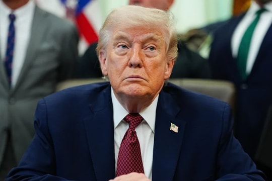 Tổng thống Mỹ Trump ra lệnh phá huỷ các tàu Iran rải thủy lôi ở eo biển Hormuz