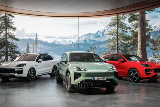 Hơn 4,7 tỷ đồng cho Porsche Cayenne EV: Mạnh hơn siêu xe, tăng tốc lên 100km chỉ trong 2.5 giây, tầm hoạt động 653km, sạc nhanh 16 phút từ 10 lên 80%