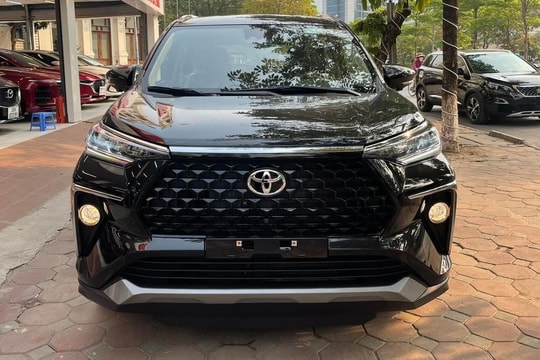 Mẫu MPV 7 chỗ của Toyota giá chỉ 460 triệu, khách Việt xem xong ưng ý là xuống tiền