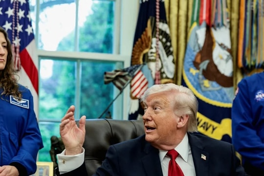 Tổng thống Mỹ Trump tuyên bố giữ nguyên phong toả để đưa Iran vào bàn đàm phán hạt nhân