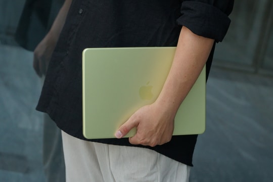 MacBook rẻ nhất của Apple bất ngờ hạ giá, 'cháy hàng' khắp nơi tại Việt Nam