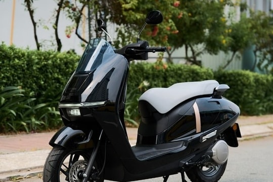 Không để nhỡ nhàng, Honda nhận cọc mẫu xe máy điện thiết kế hầm hố, đi phố lại rất linh hoạt: Giá có ‘rẻ như cho’ không?