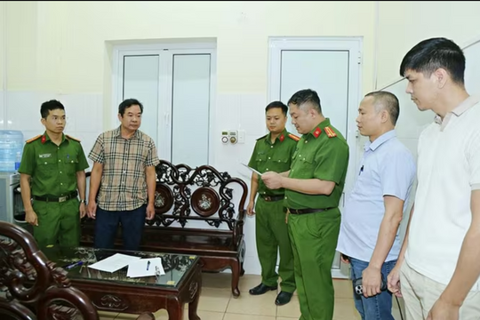 Chính thức khởi tố Phó Giám đốc bệnh viện lớn SN 1967 và 31 người khác