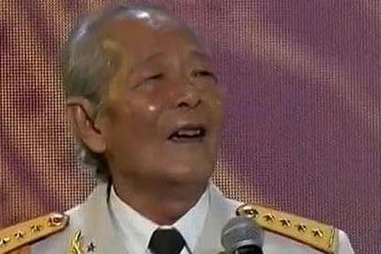 Nghệ sĩ Ưu tú là chiến sĩ, ca sĩ, 13 tuổi đã theo đuổi âm nhạc, người đầu tiên hát ca khúc 'Tiến về Sài Gòn'