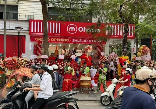 Trước khi đổ bộ Việt Nam, ‘vua ngành tiện lợi’ đã bành trướng tại đất nước tỷ dân nhanh tới mức nào?