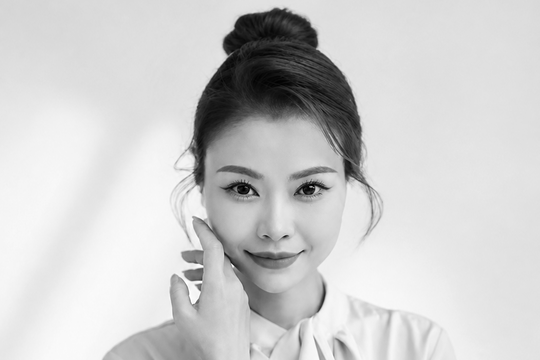 Nữ MC nổi tiếng từng dẫn hơn 3.000 đám cưới qua đời ở tuổi 37