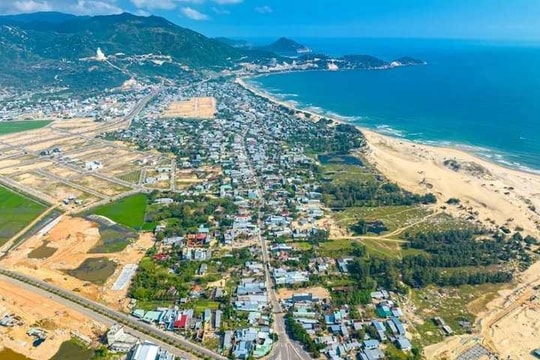 Đầm nước của Việt Nam được ví như 'công chúa ngủ quên', lọt vào mắt xanh của loạt 'ông lớn nghỉ dưỡng thế giới'