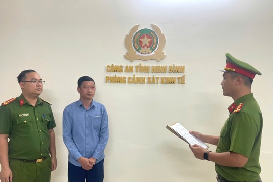 Khởi tố một nguyên cán bộ xã chiếm đoạt tiền từ thiện hỗ trợ thiên tai của người dân