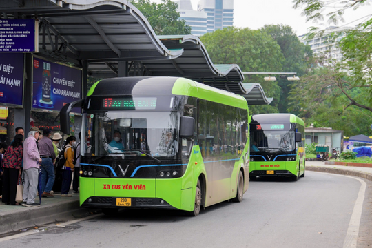 Công nhân, học sinh sinh viên tại Hà Nội có thể được miễn phí vé xe buýt và tàu điện