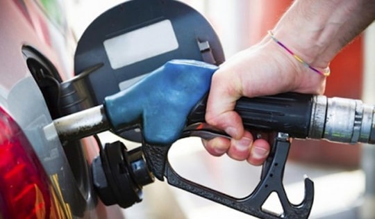 Giá xăng đồng loạt tăng, dầu diesel hạ nhiệt