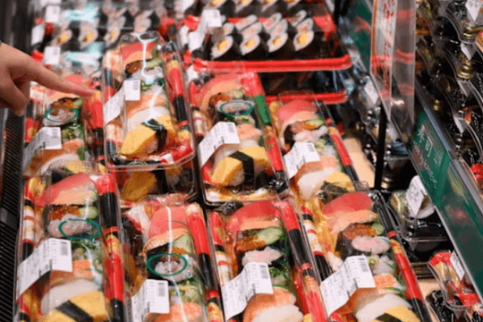 Châu Á đối mặt 'cú sốc thiếu nhựa' chưa từng có, hàng loạt nhà máy cắt giảm hoạt động