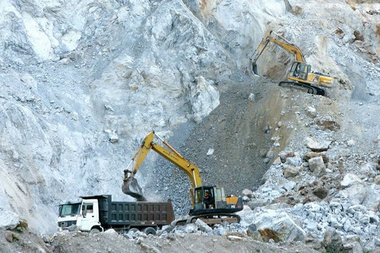 Nhiều doanh nghiệp xin cấp phép khai thác một mỏ khoáng sản ở Lào Cai
