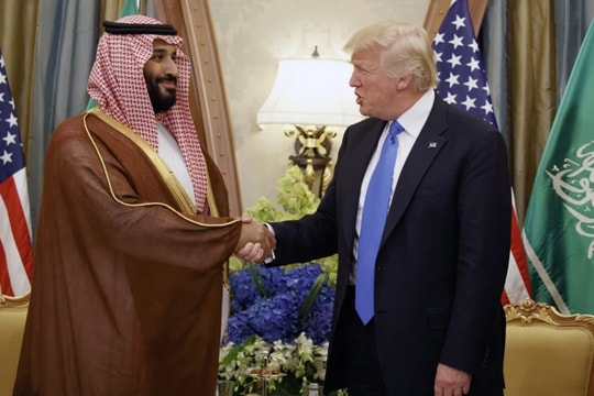 Phía sau quyết định đột ngột của Tổng thống Trump ở eo biển Hormuz