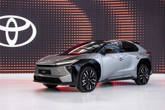 Toyota gây sốc tại Nhật Bản: Doanh số xe điện tăng 3.300%, vượt xa BYD nhờ trợ giá khủng