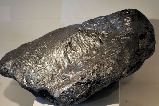 Đấu giá 300 tấn quặng graphite - một loại vật liệu có thể dùng trong sản xuất pin lithium-ion