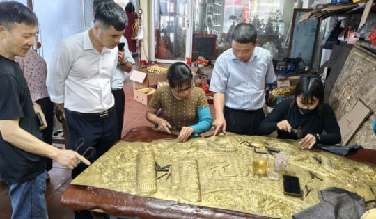 Đồng Xâm - tinh hoa chạm bạc hơn 600 năm
