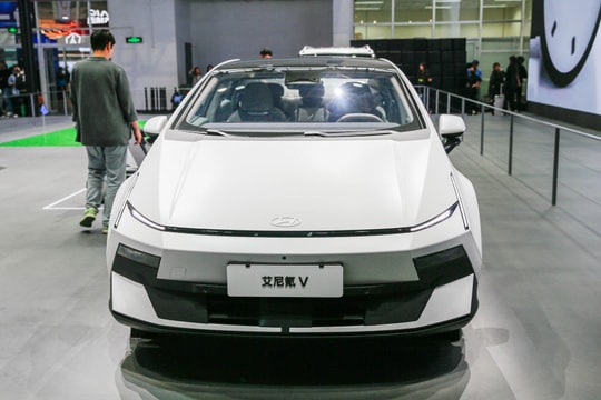 Mẫu sedan điện mới của Hyundai vừa lộ thông số đã gây sức ép lên Tesla và xe điện Trung Quốc