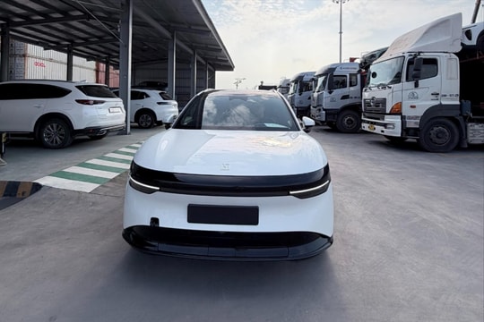 SUV điện Trung Quốc 637 mã lực lộ diện tại trung tâm đăng kiểm Việt: Đối thủ mới của Tesla Model Y, được khen tiệm cận xe sang châu Âu