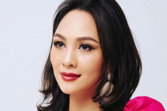 NSƯT mang quân hàm Thượng tá hát được 10 thứ tiếng: 'Thần đồng' biết đổ vọng cổ từ lúc 6 tuổi, có chồng là doanh nhân yêu nghệ thuật