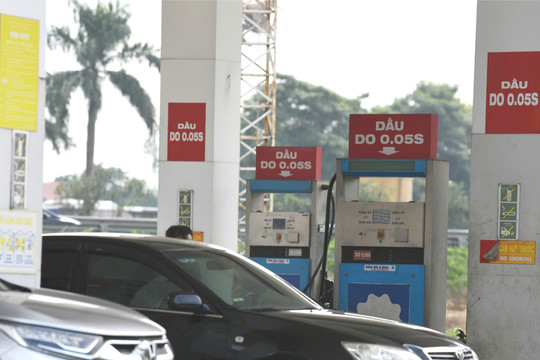 Bán xăng E10: Vì sao nhiều doanh nghiệp tư nhân còn dè dặt?