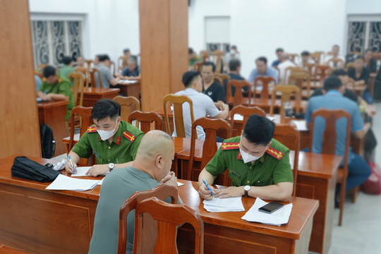 Tiếp nhận 33 công dân Việt Nam bị Mỹ trục xuất