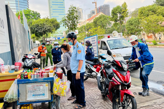 Chi tiết các mức phạt với hành vi chiếm dụng vỉa hè: Có lỗi vi phạm bị phạt tới 30 triệu đồng