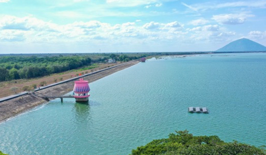 Việt Nam bắt đầu triển khai khu du lịch sinh thái hơn 18.000 tỷ, tọa lạc ngay gần hồ nhân tạo lớn gấp 2.000 lần hồ Gươm