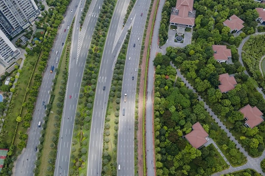 Đại lộ 'xanh' trị giá 7.000 tỷ nắm giữ 2 kỷ lục Việt Nam: Quy mô 16 làn xe, đẹp tựa châu Âu giữa lòng 'trung tâm đầu não' của cả nước
