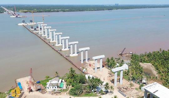 Cầu vượt sông 8.000 tỷ xoá bỏ toàn bộ các bến phà lâu đời, rút ngắn khoảng 80km từ miền Tây đến TP. HCM: Đã hoàn thành 70%, 2 năm nữa thông xe
