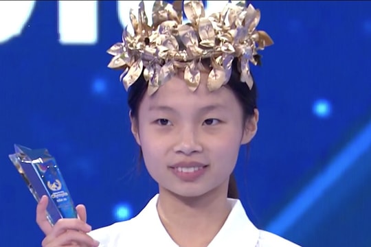 Nữ sinh trường Bưởi giành vòng nguyệt quế Đường lên đỉnh Olympia 26