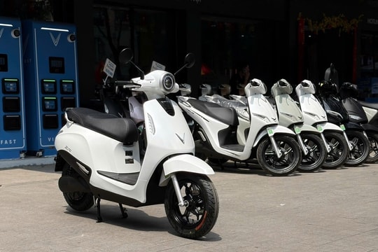 Bán Honda Lead để mua xe máy điện VinFast giá hơn 17 triệu, chủ xe công khai thật về trải nghiệm, ‘bóc tách’ thêm về việc đổi pin